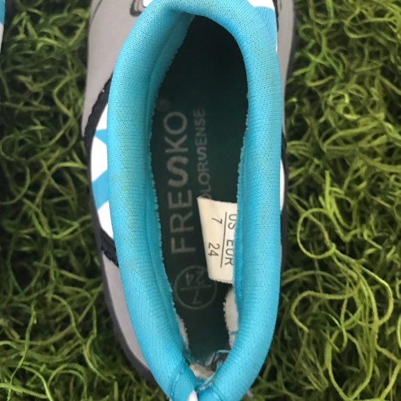 Fresco water shoes - Picture 4 of 5